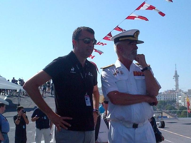 I due capitani: il patron della Vuelta Javier Guillen e l&#39;Ammiraglio dell&#39;Armada 
